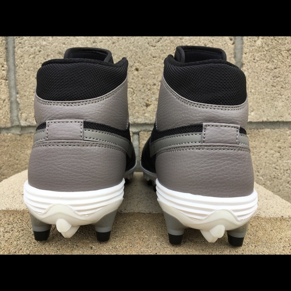 Nike AirJordan Retro 1 TD Mid Football Cleats - Picture 2 of 8